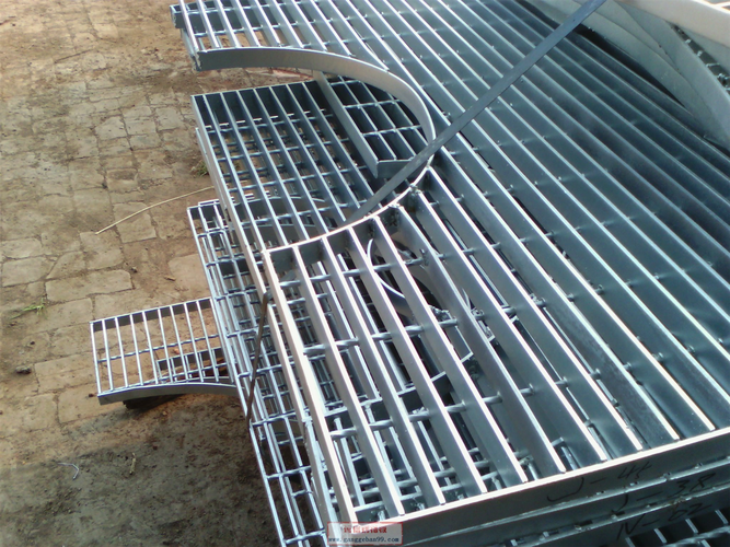 钢格板厂家定制异形钢格板热镀锌沟盖板楼梯踏步板